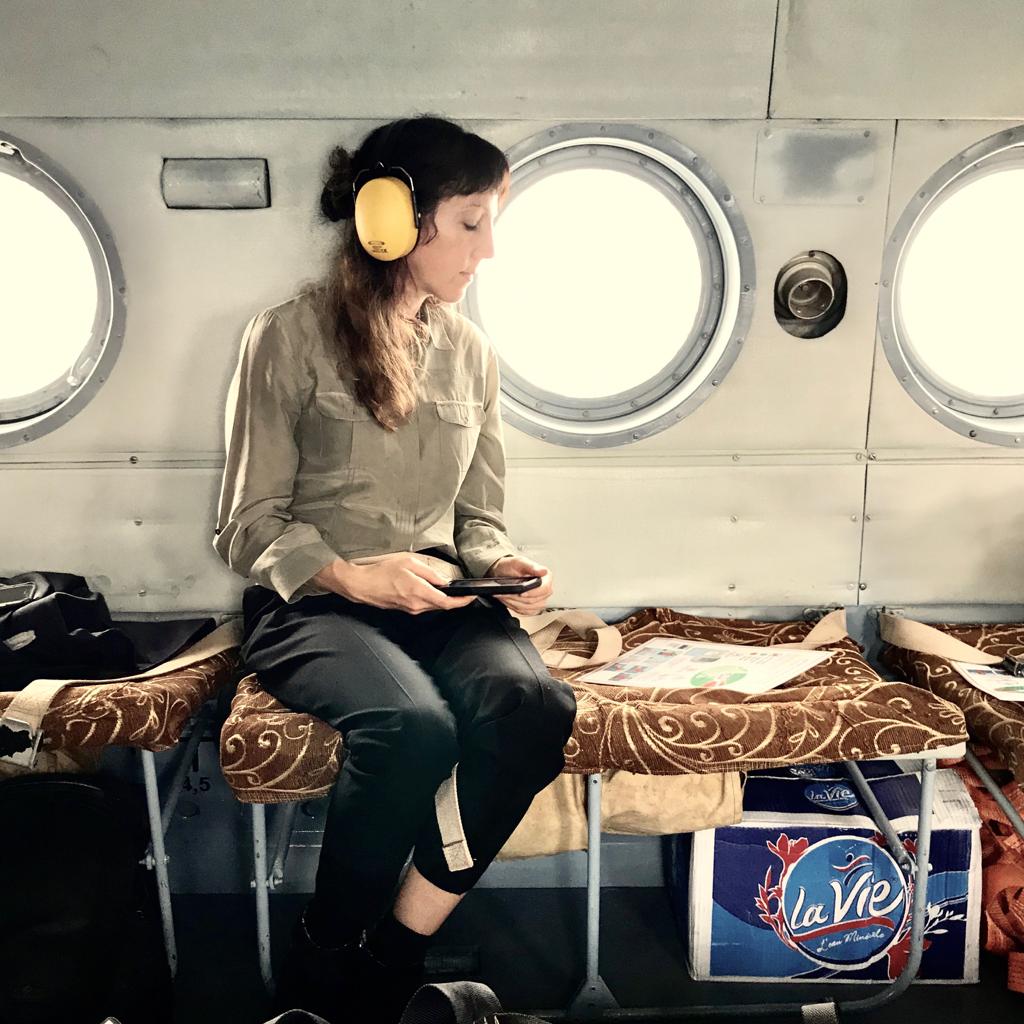 Amy Maxmen on a plane. 